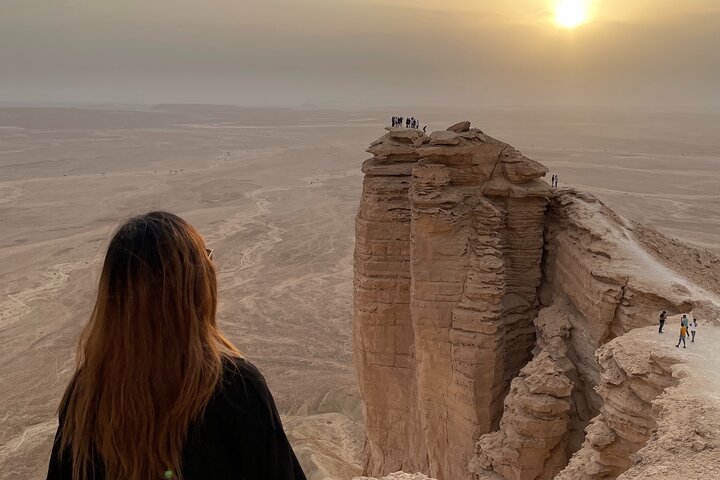 Riyadh Hiking Edge Of The World and campsite (1st Saudi Arabia Hiking operator)